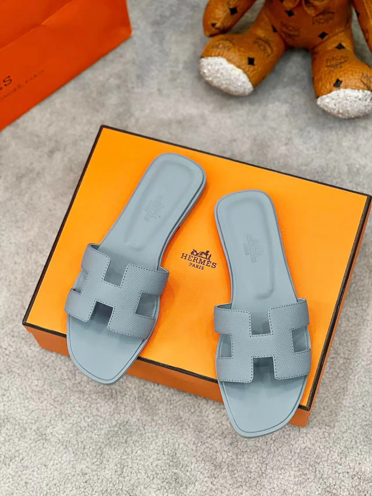 0ran sandal  light blue epsom goatskin
