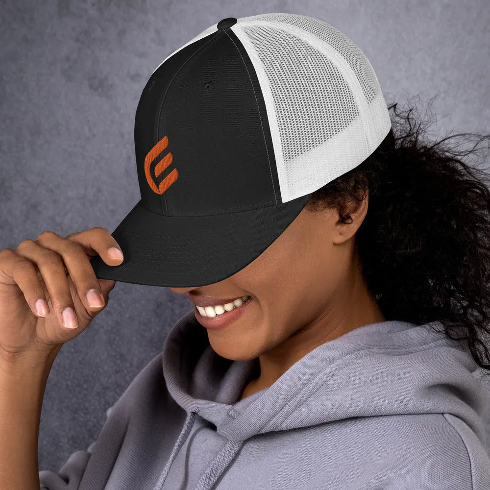 1:Cor Orange | Embroidered Trucker Cap