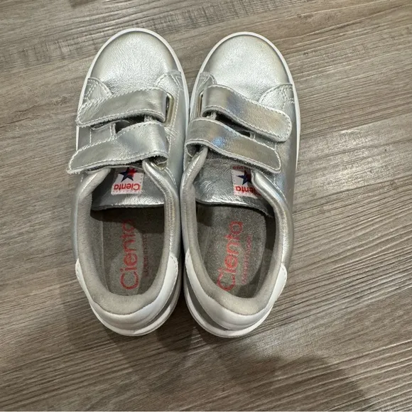Cienta Silver Leather Metallic Kids Loop And Pull Sneakers
