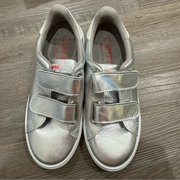 Cienta Silver Leather Metallic Kids Loop And Pull Sneakers