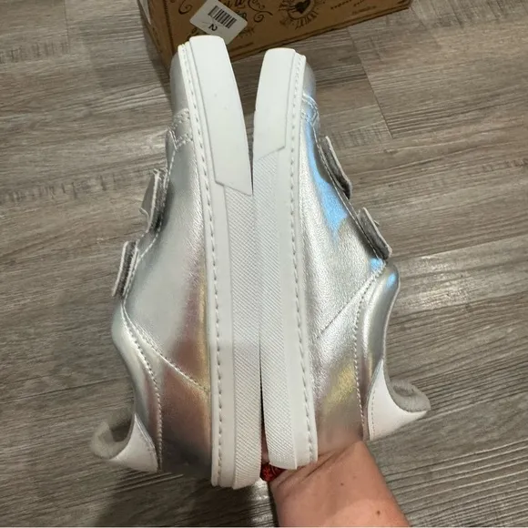 Cienta Silver Leather Metallic Kids Loop And Pull Sneakers