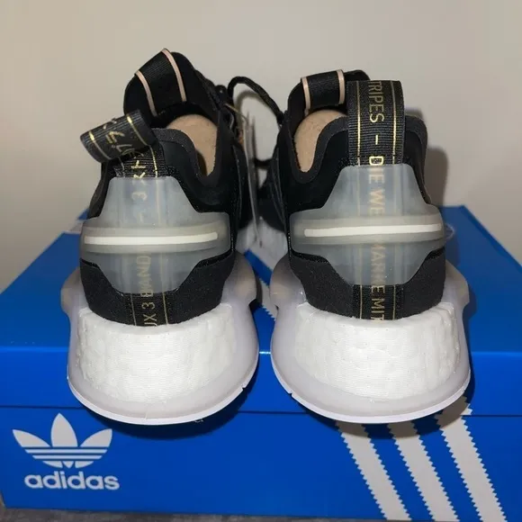 COPY - 🆕Women’s Adidas NMD V3 Size 9 NIB