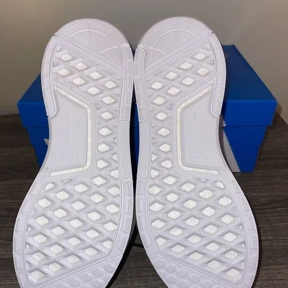 COPY - 🆕Women’s Adidas NMD V3 Size 9 NIB