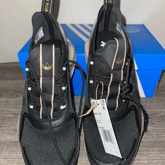 COPY - 🆕Women’s Adidas NMD V3 Size 9 NIB