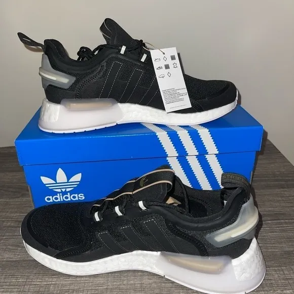 COPY - 🆕Women’s Adidas NMD V3 Size 9 NIB