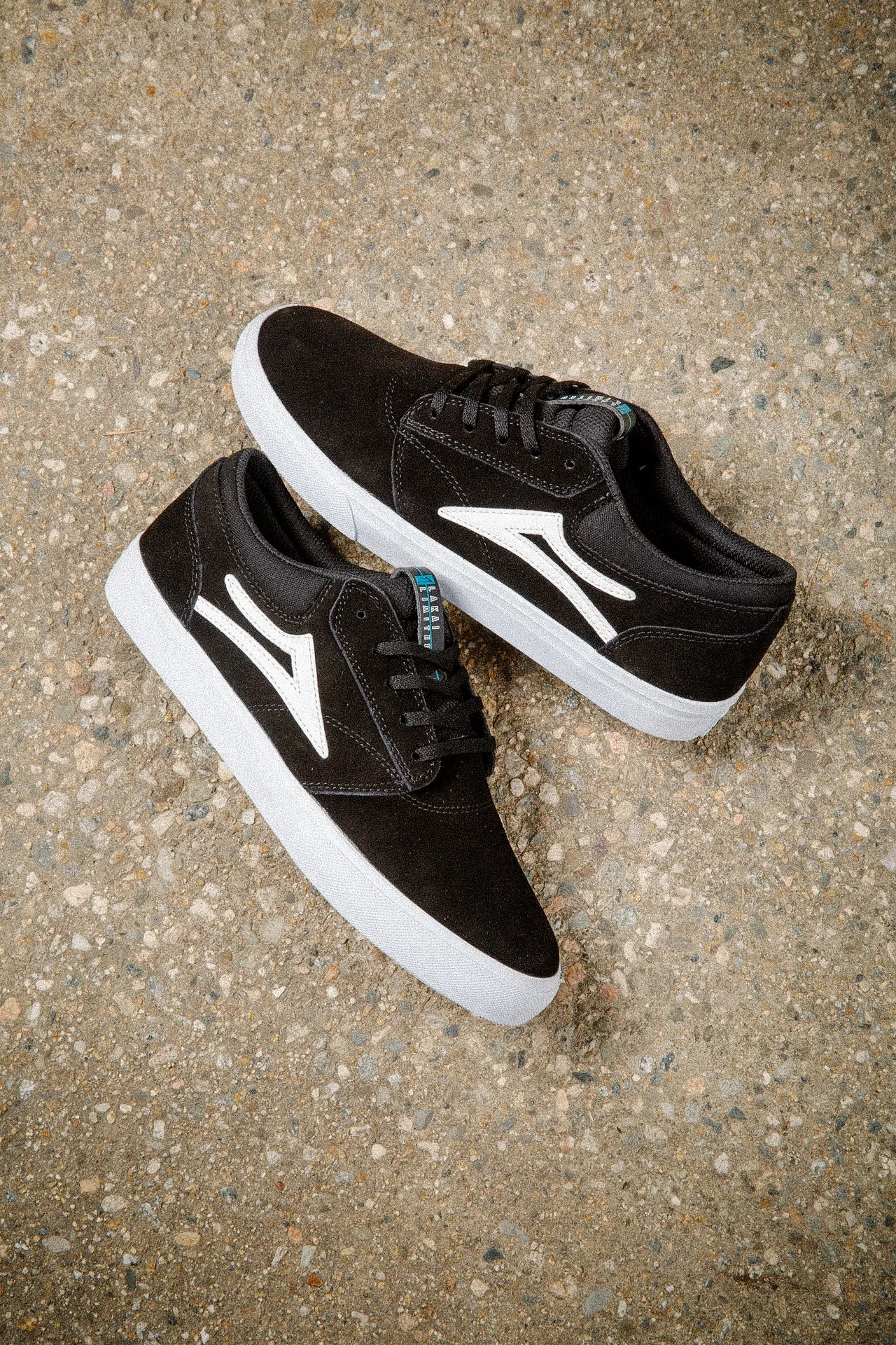 Griffin - Black Suede