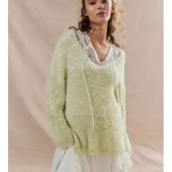 Kimchi Blue Green Crew &amp; Scoop Necks Sweater