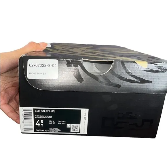 Lebron Sneakers