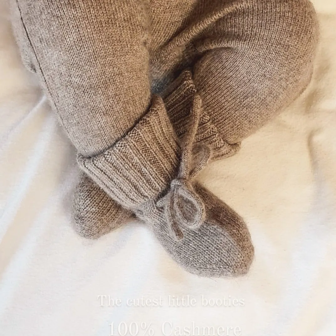 Marlow Premium Cashmere Booties (Oatmeal)