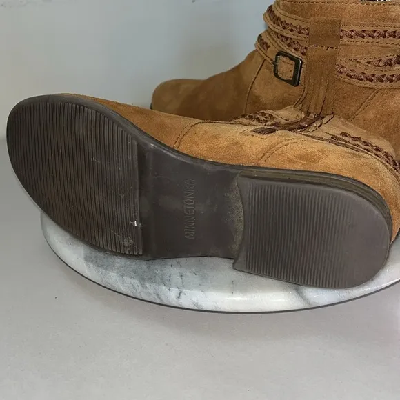 Minnetonka Women's 563 Dixon boot suede leather Arizona pattern trim Sz 7.5 Brwn
