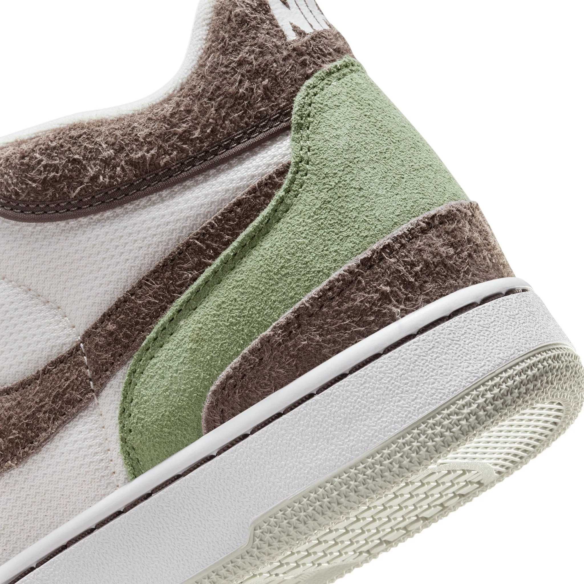 Nike Attack Oil Green/Ironstone-Sail-White FN0648-300