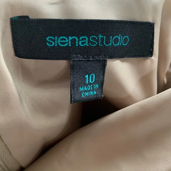 NWT Siena Studio Suede Patterned Leather Skirt Size 10.