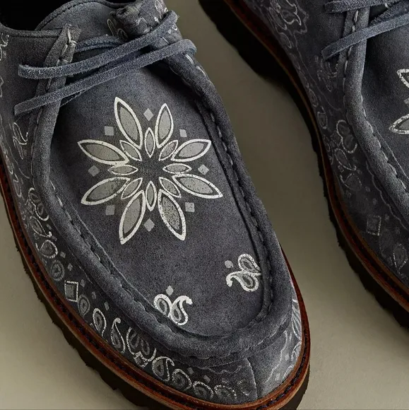 NWT Urban Outfitters Blue Bandana Paisley Printed Leather Geoff Wallabees 8