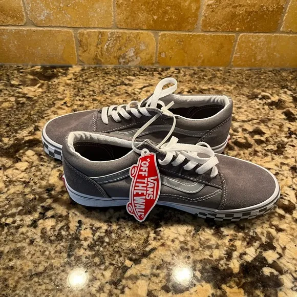 NWT Vans Juniors Old Skool Skater Shoe