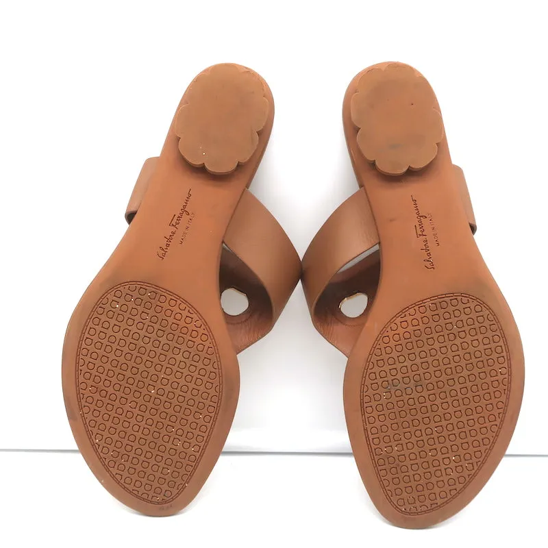 Salvatore Ferragamo Enfola Thong Sandals Brown Leather Size 9.5 C Flat Slides