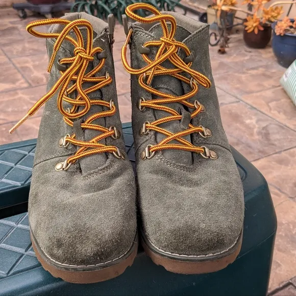 UGG Hilmar boot