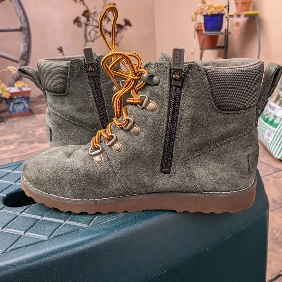 UGG Hilmar boot