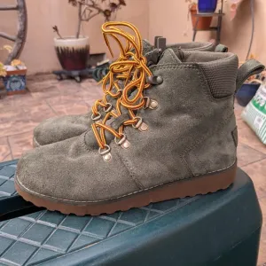 UGG Hilmar boot