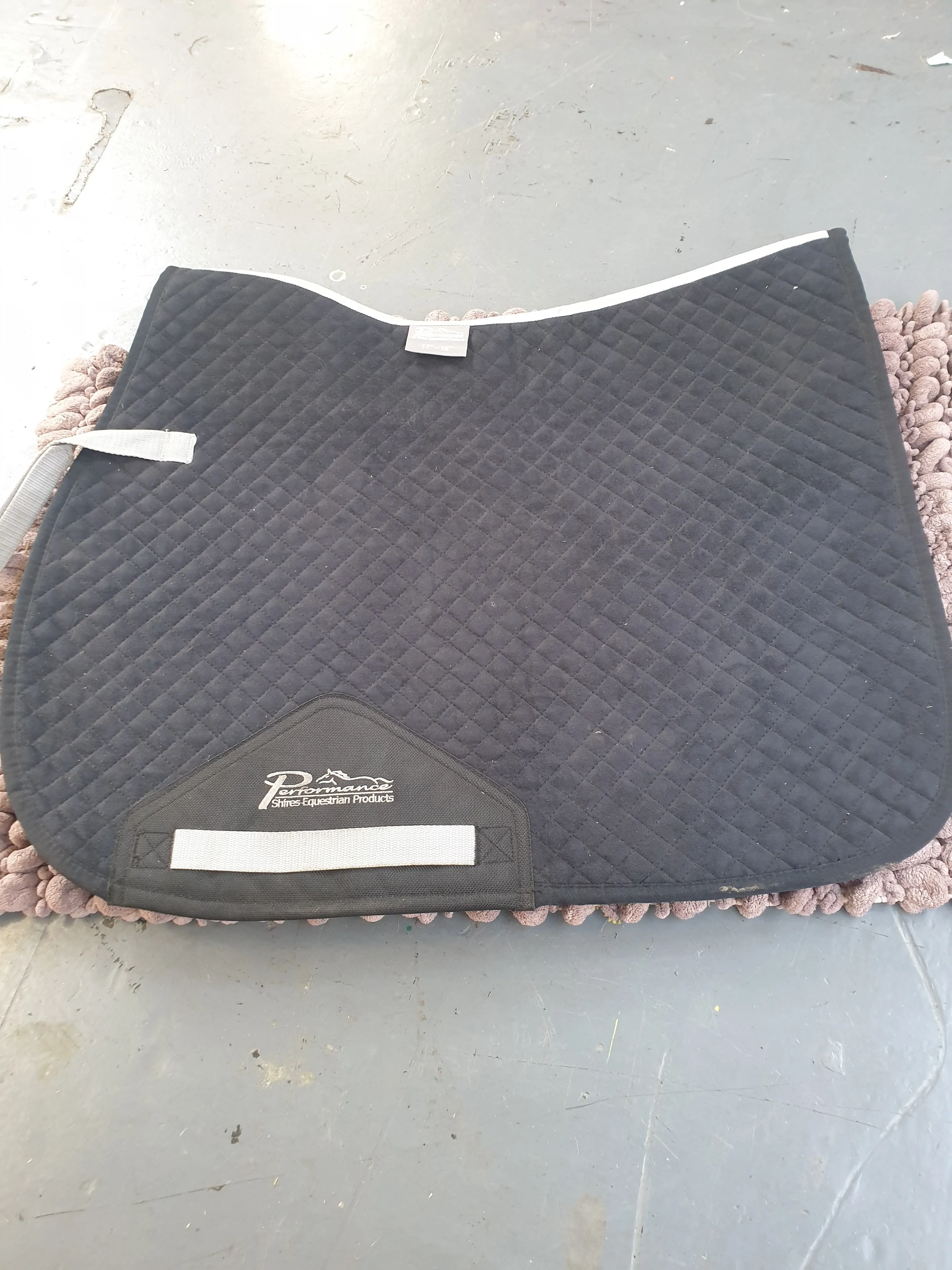 Used shires 17"-18" suede black saddle cloth FREE POSTAGE☆