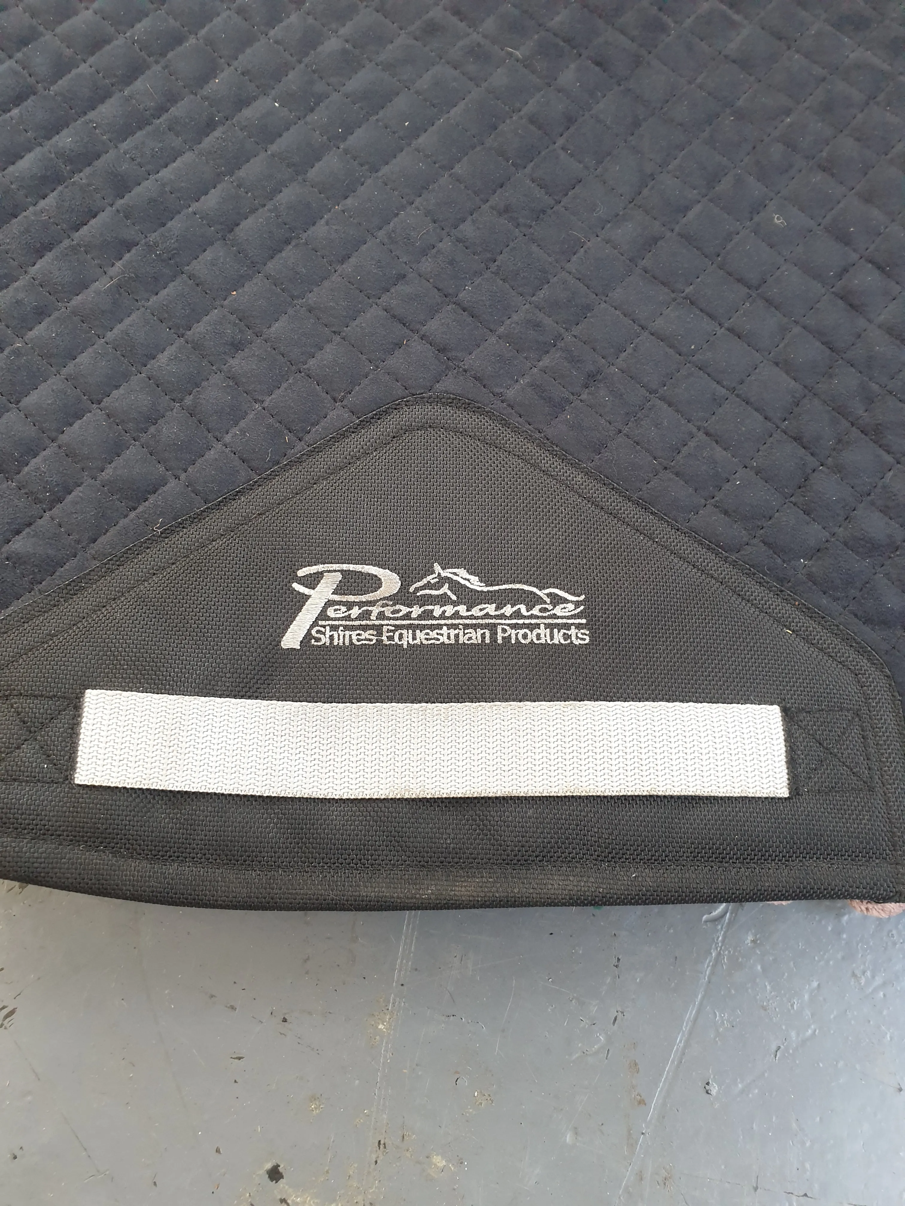 Used shires 17"-18" suede black saddle cloth FREE POSTAGE☆