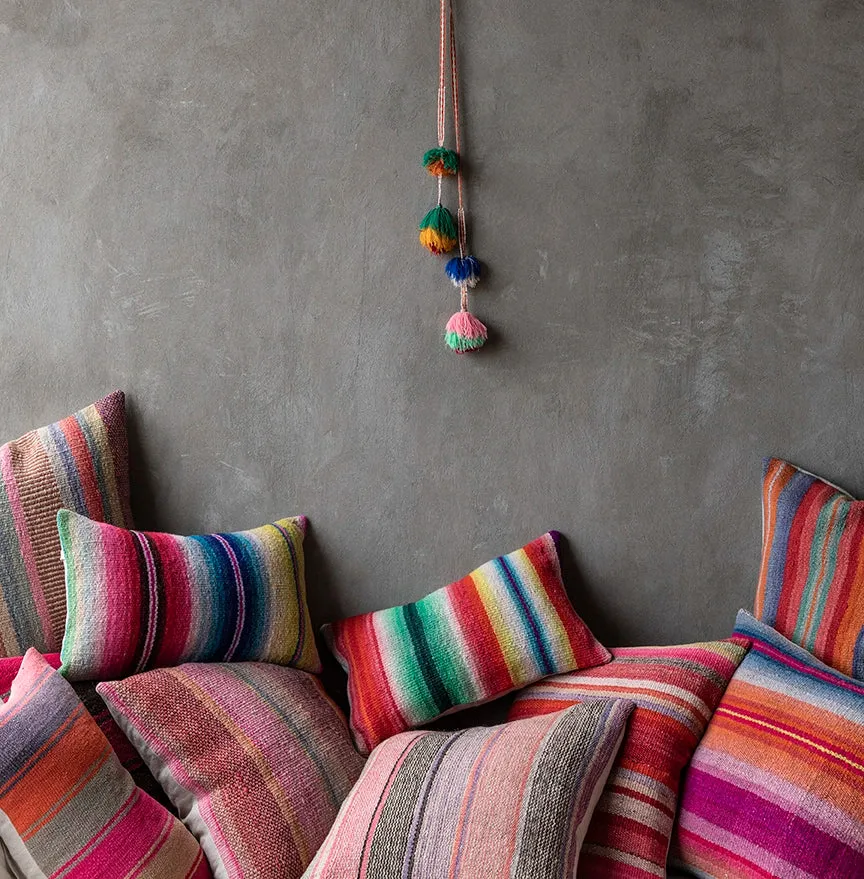 Woven Pillow 05