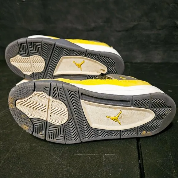 YOUTH SZ 3 AIR JORDAN 4 &quot;LIGHTENING&quot; SNEAKERS